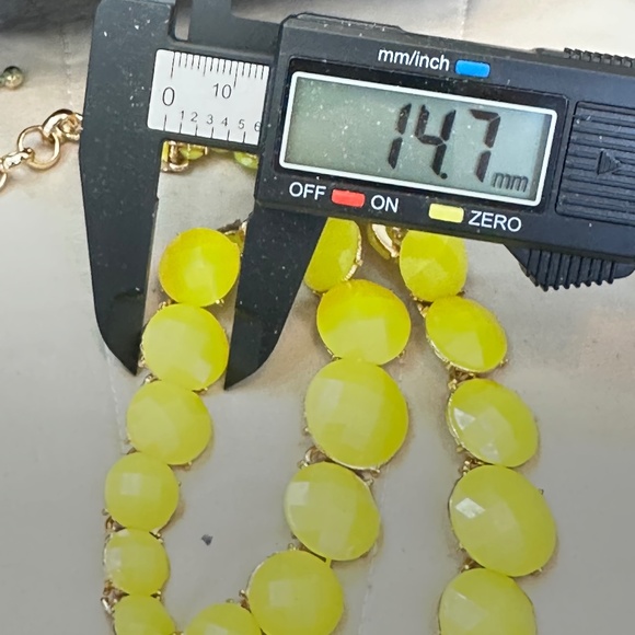 Gold Tone Lemon Yellow Faceted Disks 3 Strand Necklace Costume Jewelry Vintage - Picture 11 of 16